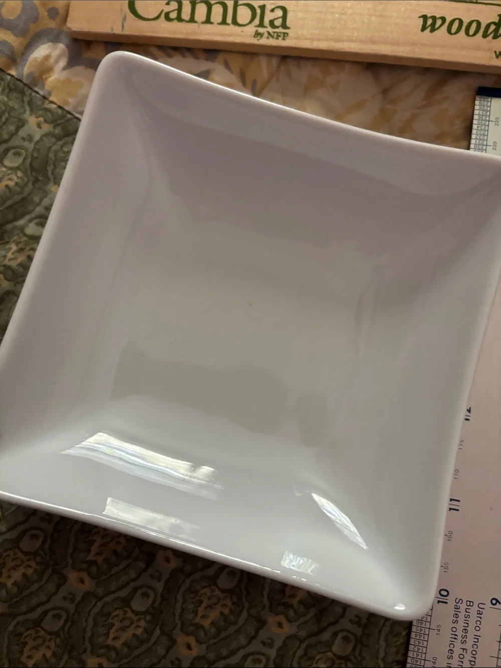 American Airlines 73B0700 Serving Dish